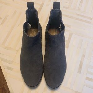 Toms grey booties size 7, lightly worn